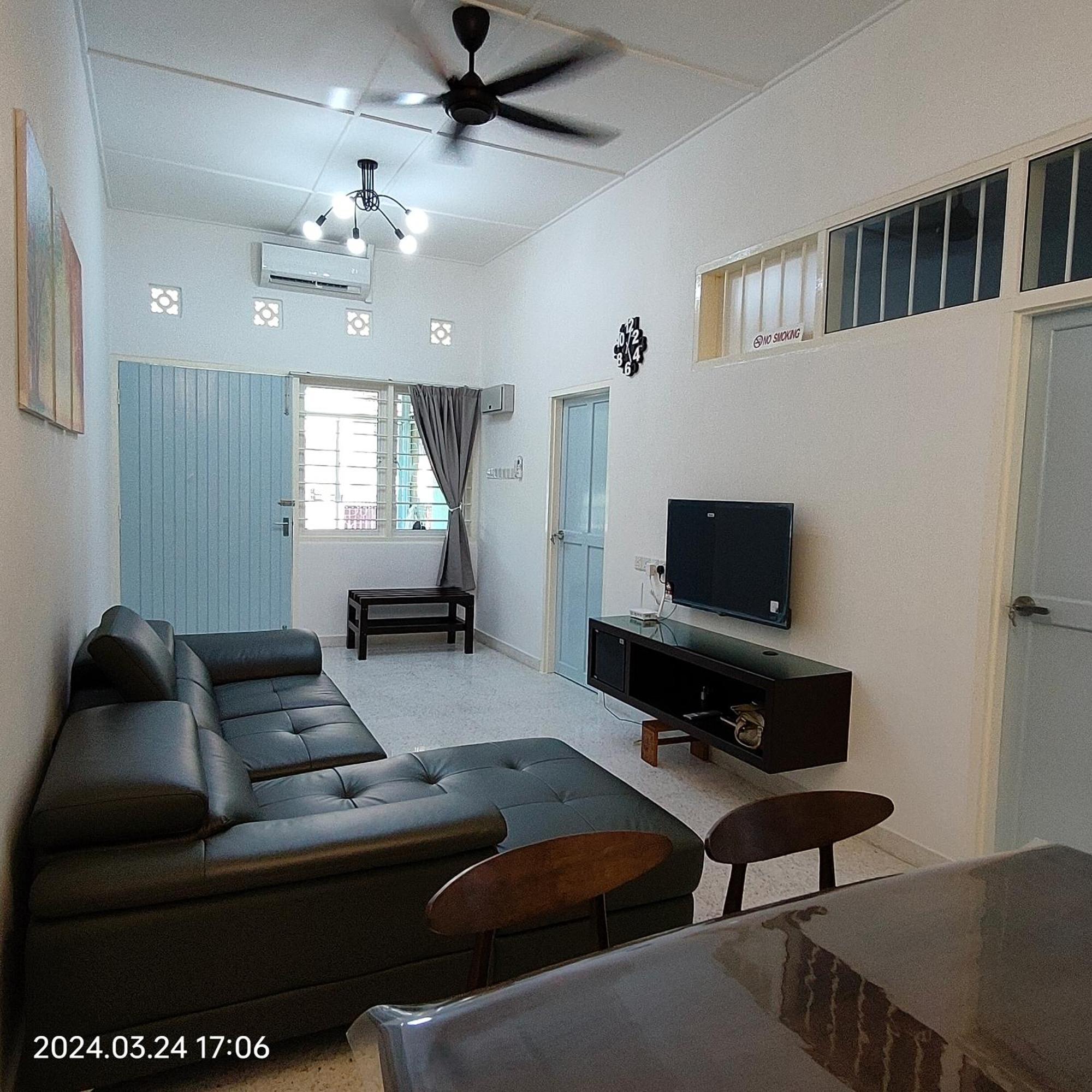 Sterling Homestay Tanjung Bungah  Exteriör bild