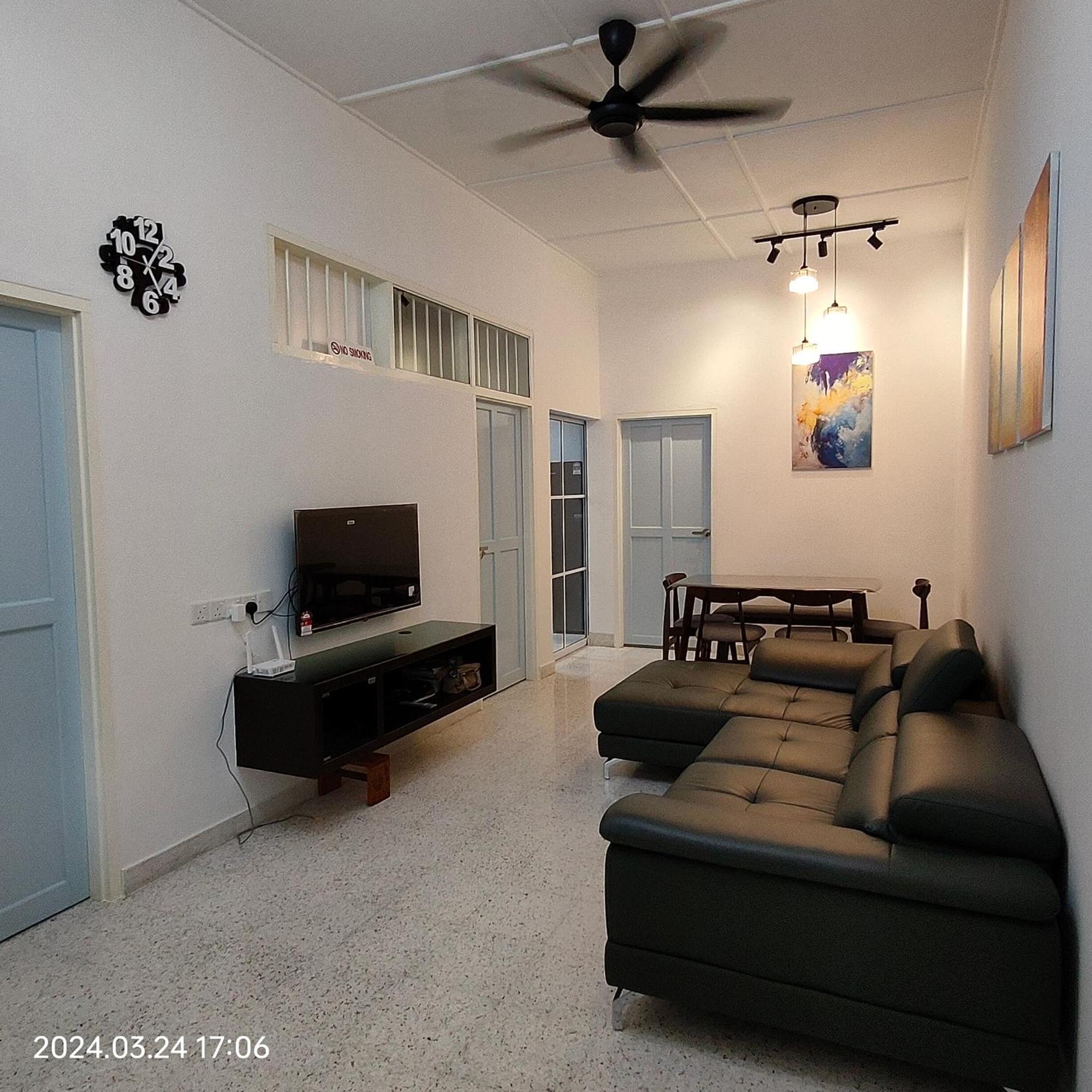 Sterling Homestay Tanjung Bungah  Exteriör bild